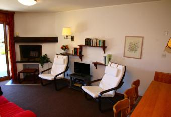 Greppons COSY & MOUNTAIN apartments by Alpvision R  sidences has Balcony rooms