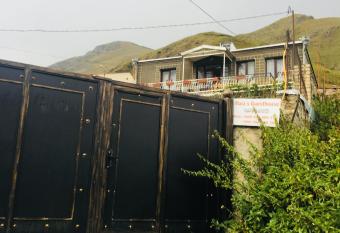 Maia s Guest House Gergeti has Balcony rooms