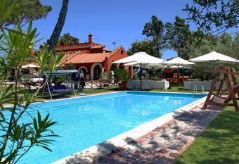 Parco delle Nazioni - Relax Grand Resort allows 18 year olds to book a room