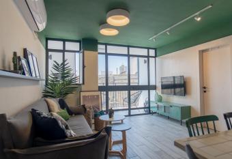 Golda Vacation Rentals has Balcony rooms