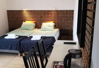 Go  ciniec Celina has Balcony rooms