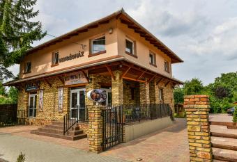 Toscan Panzi   has Balcony rooms