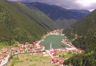 Zeren Apart has Balcony rooms