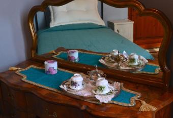 Cosetta Guest House has Balcony rooms