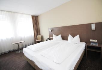 Hotel Berliner Ring allows 18 year olds to book a room