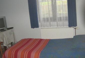 Farm stay Lackovic has rooms with a private hot tub