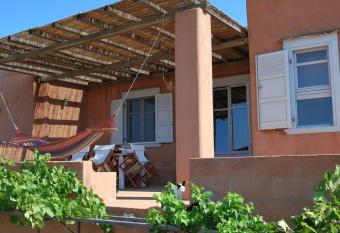 Phaedra s House has Balcony rooms