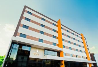 Megal Suites Hotel allows 18 year olds to book a room