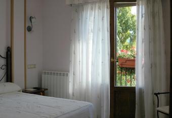 Hotel Restaurante Santa Elena has Balcony rooms