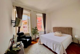 Diana s Chamber has Balcony rooms