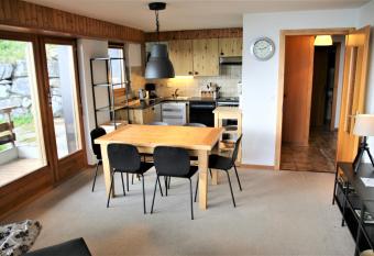 Or  e du Bois PLEASANT & COSY apartments has Balcony rooms