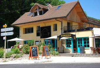 Auberge de Portout has Balcony rooms