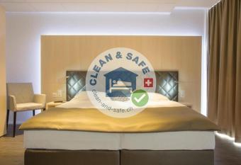 Los Lorentes Residences Bern Airport allows 18 year olds to book a room