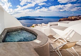 Villa Irini Fira - Adults Only allows 18 year olds to book a room