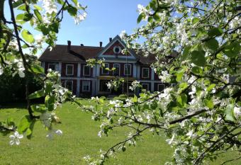 Ravila Manor has Balcony rooms