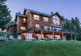 Outlook Inn Bed and Breakfast allows 18 year olds to book a room