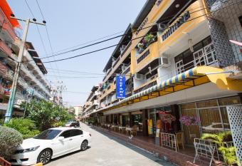 Stefan s Guesthouse has Balcony rooms