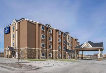 Microtel Inn & Suites By Wyndham Moorhead Fargo Area allows 18 year olds to book a room