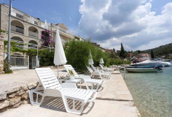 Seaside Apartments Anti  evi   has Balcony rooms