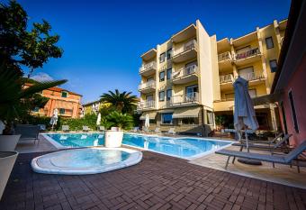 Hotel Splendid has Balcony rooms