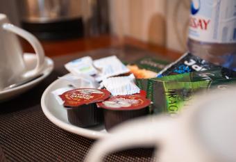 Almaty Grand Erbil Hotel has rooms with a private hot tub