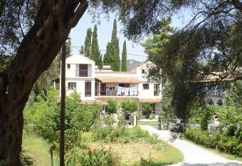 Georgina Apartments has Balcony rooms