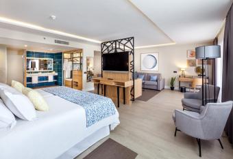 Gran Tacande Wellness & Relax Costa Adeje allows 18 year olds to book a room