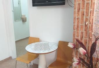 Guest House Orlihome allows 18 year olds to book a room