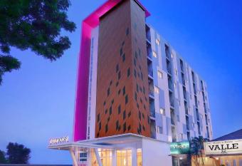 favehotel Diponegoro allows 18 year olds to book a room