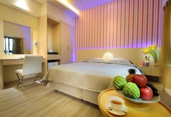 Anho Chew Hotel allows 18 year olds to book a room