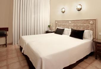 Princesa Galiana has Balcony rooms