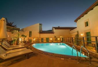 Villa Archanes has Balcony rooms