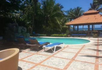 D  Franchesis Hostal has Balcony rooms