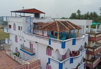 Holi-Wood Guesthouse has Balcony rooms
