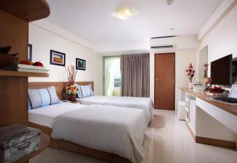 KC Place Srinakarin has Balcony rooms