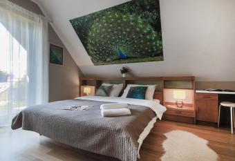 Villa Aviator allows 18 year olds to book a room