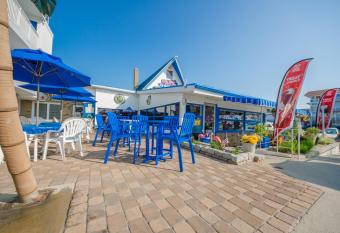 Tangiers Resort Motel has Balcony rooms
