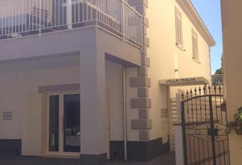 Casa Vacanze Villa Italia Paestum has Balcony rooms