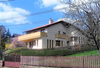 Aqua Apartman allows 18 year olds to book a room