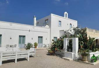 Masseria Fulcignano has Balcony rooms