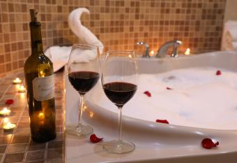 Hotel Santorian has rooms with a private hot tub