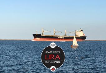 Lira Hotel & Restaurante has Balcony rooms