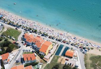 Apartments Capic has Balcony rooms