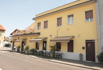Il Ragno D`Oro has Balcony rooms