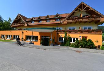 Hotel Angerer-Hof has Balcony rooms
