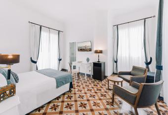 Amalfi Luxury House has Balcony rooms