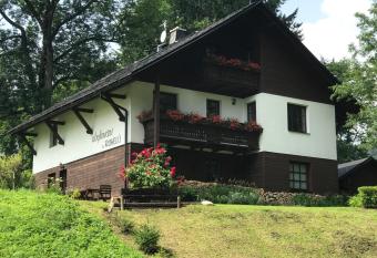 Ubytov  n   U Rohel   allows 18 year olds to book a room