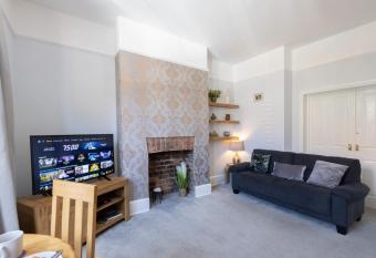 Bootham Apartment 32 has Balcony rooms