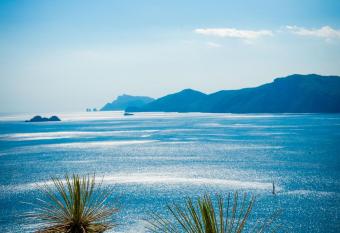 Calante Luna has Balcony rooms