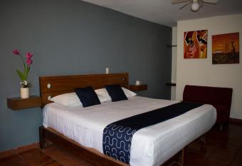 Hotel Casa Blanca allows 18 year olds to book a room